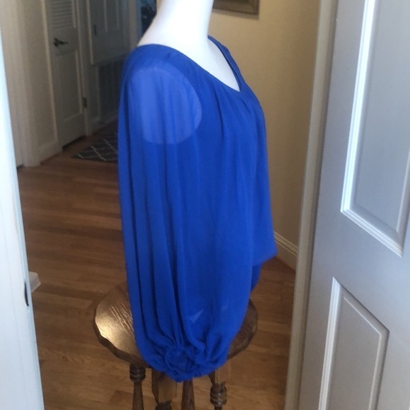 Vince Camuto Royal Blue Blouse Size Medium NWT - Picture 5 of 10